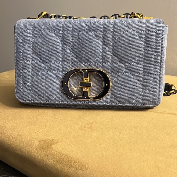 Dior - Picture 2 of 2